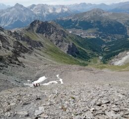la discesa nel canalone detritico