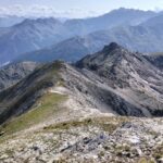 il sentiero verso il Colle di Barasson, sullo sfondo la Tete de Barasson