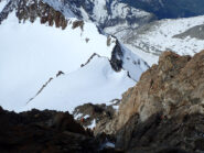 Lo sfasciume da discendere da Aiguille De Tre la Tete Centrale Nord-West 3.908m, dopo la cresta sommitale aerea
