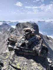 la cima con Mare Percià alle spalle
