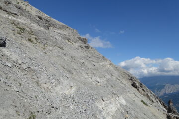 Traversi sdrucciolevoli con traccia e ometti