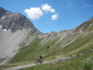 sullo sfondo il Passo della Mulattiera