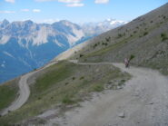sterrato di salita verso il Colle Basset