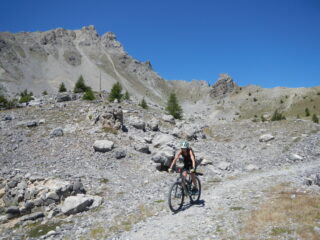 l'aspetto dolomitico della Punta Quattro Sorelle 2698 m.