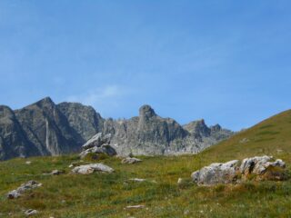 Apparizioni: la Rocca della Bastera al centro