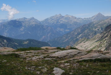 Dal Colle della Barma: la cresta da Crabun/Corno del Lago (sinistra) fino al Mont Nery