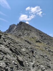 Dal colle verso la cima