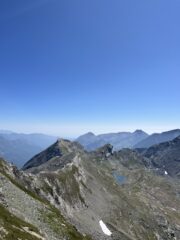 Vista da Punta Fortino in direzione Lago di Bessanetto e Passo delle Mangioire.