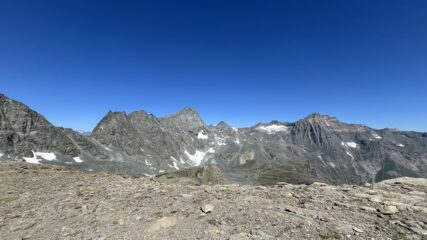Vista da Punta Fortino in direzione Crot del Ciaussinè (Rifugio Gastaldi).