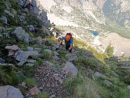 Nel ripido canale che porta in cresta 
