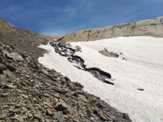 A fianco del nevaio verso il Col Pers