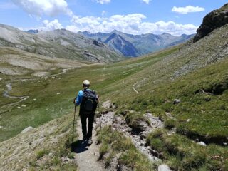 Discesa verso Sant' Anna di Bellino dal Vallone di Rui 