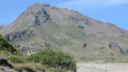 al centro la cresta SSO di salita