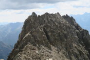 la Salliousa dalla Tete de Faudery, a sinistra il canale di sfasciumi che permette di evitare la cresta