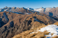 Sguardo verso la parete della Lavina, sembra quasi un'aiguille. E il pian dei Caretoun ovviamente!