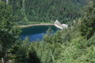 Il Lago Vargno con la diga salendo