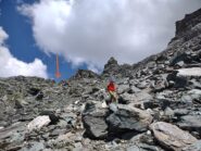 Il colletto Nord della Testa Grigia visto dalla pietraia di discesa