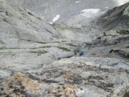 L16, placca con passo non semplice e bella fessura da fare in dulfer