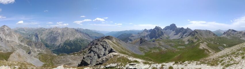 Panoranica dalla cima da Oronaye fino a Rocca Castello